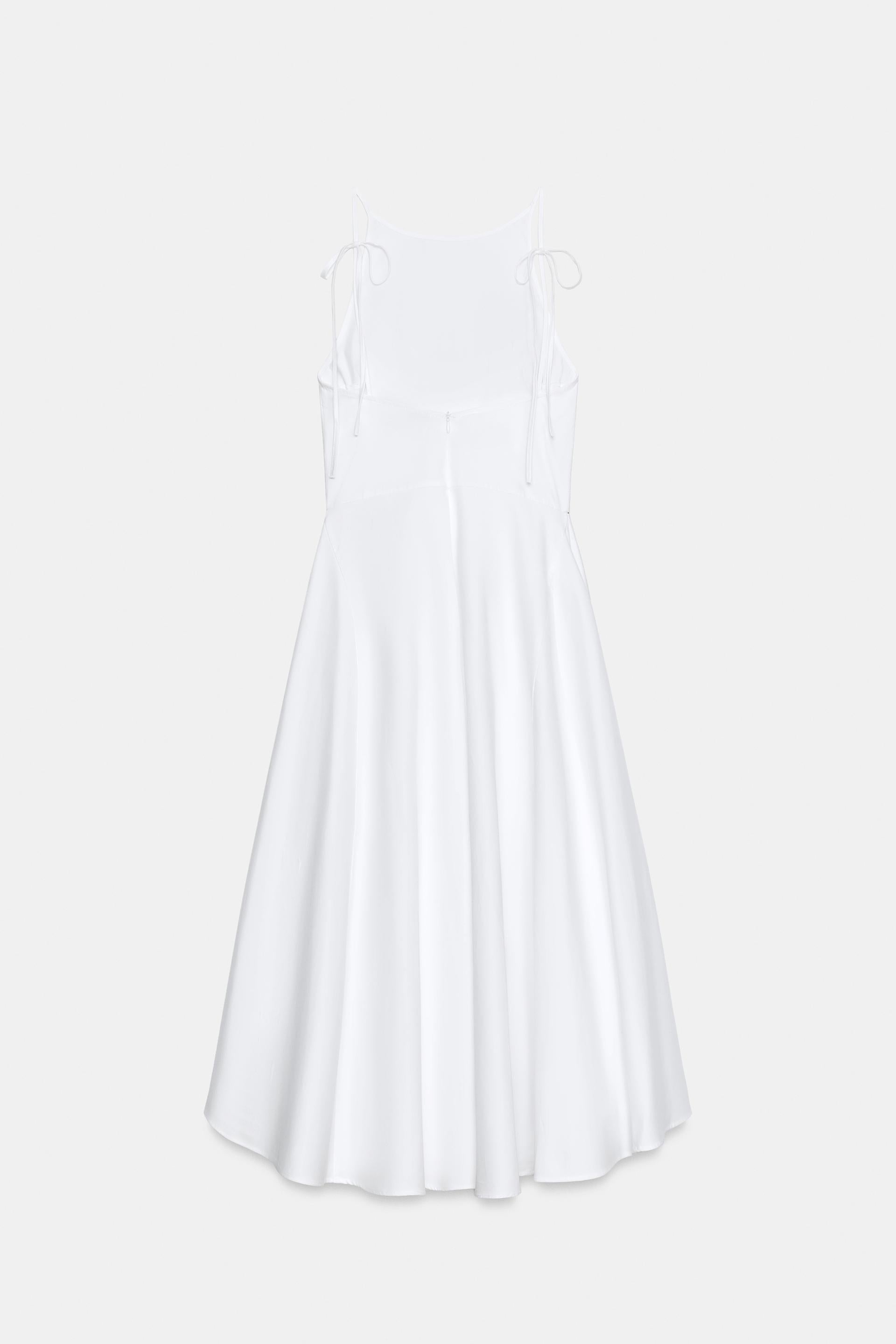 #F4F6FA, Blanc